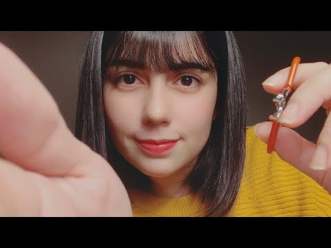 ASMR helping you remove an eyelash (flashlight, personal attention,visual triggers)目に入ったまつ毛を取ってあげる