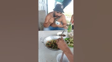 bữa cơm đạm bạc của anh em