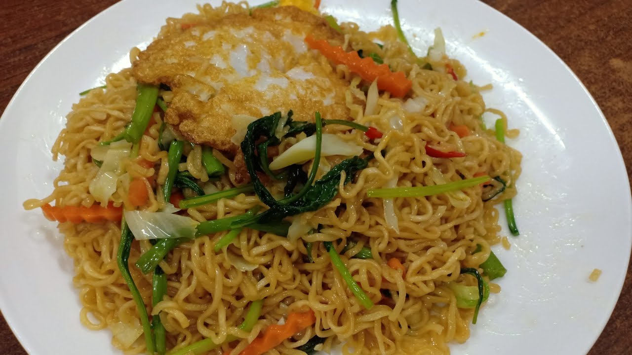 វិធី ឆាមីឆ្ងុយឆ្ងាញ់ ជាប់ចិត្ត ហូបហើយចង់ហូបទៀត/Fried noodles veg/simple but can not stop to eat