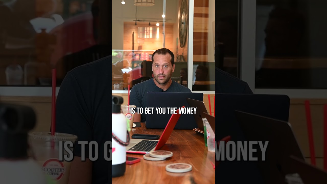 What does a loan officer do and what does a real estate agent do? 