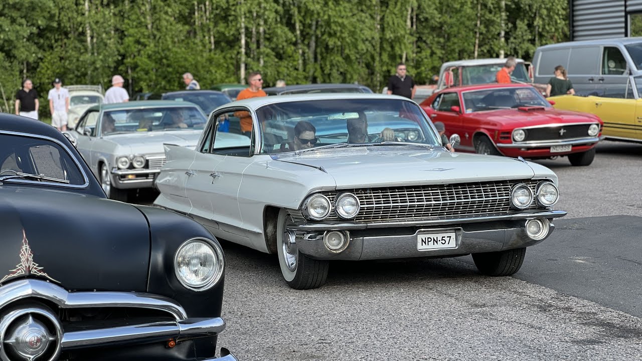 Järvenpää Cruising June 2023 - Cars and burnouts! Classic cars meeting in Finland! 200SX, SRT, Cobra