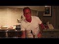 Kiefer Sutherland cooks Chicken & Stuffing