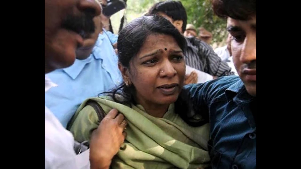 Delhi court summons Raja, Kanimozhi  in 2G scam case