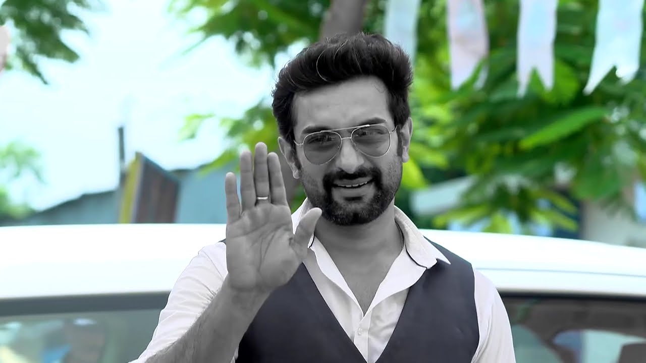 Chirodin E Tumi Je Amar - অপর্ণা‌র সামনে কোনো বিপদকে আসতে দেবে না আর্য !