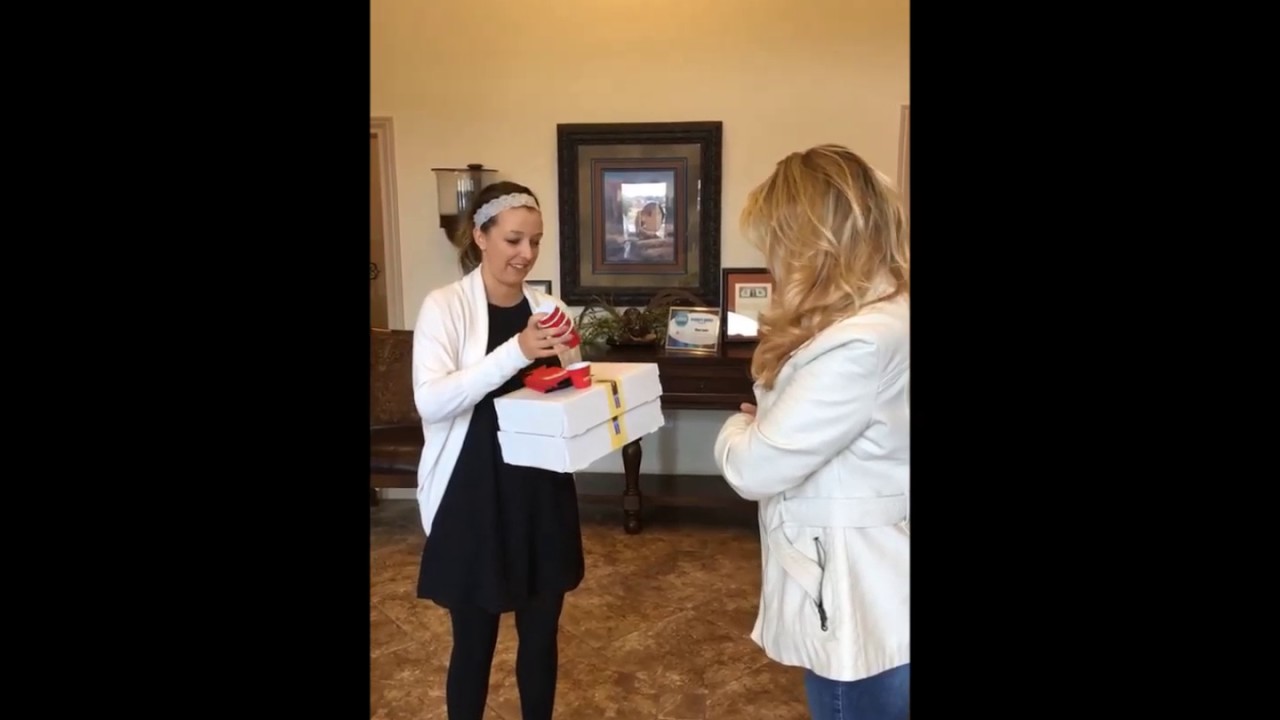 Bringing Bundtinis to Blue Layer IT and Tx Vape Barn