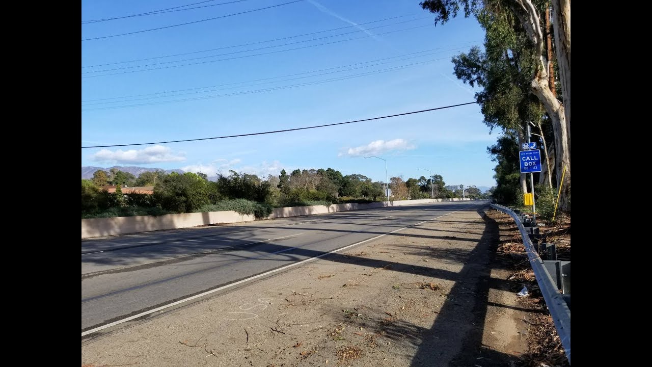 U.S 101 Freeway shut down due to mudslides - YouTube