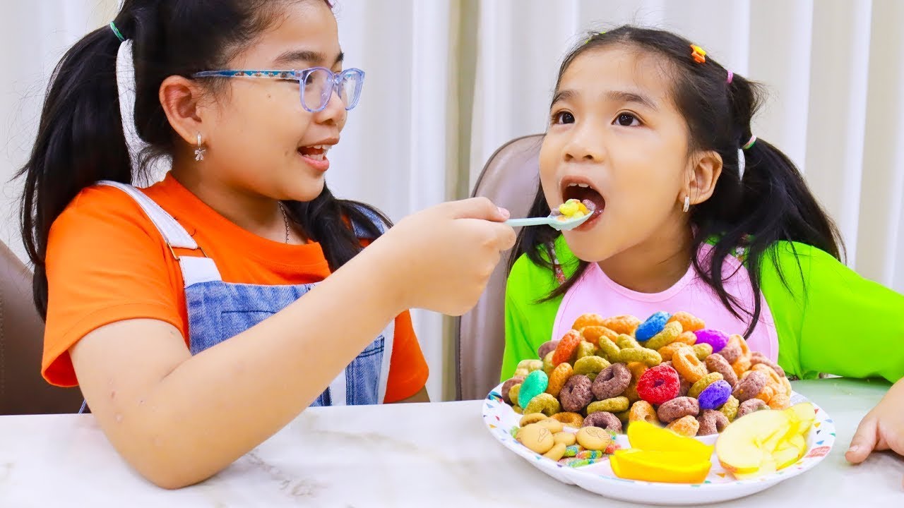 Suri Want to Be a Good Sister for Baby Anna