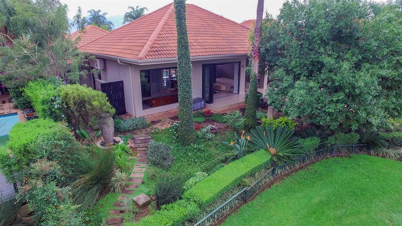 5 Bedroom House for sale in North West Hartbeespoort Dam Pecanwood