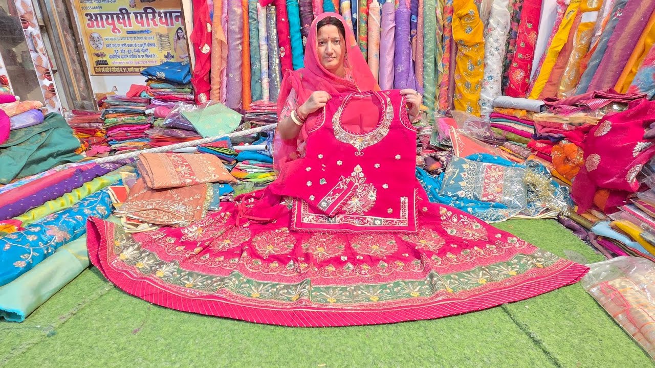 न्यू 16 काली लहंगा पोशाक book 9664019921