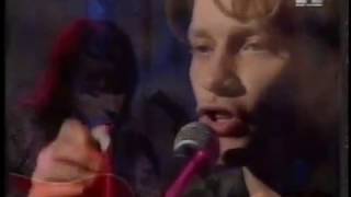 Bon Jovi - Livin' On A Prayer (MTV Studios 1992) Acoustic