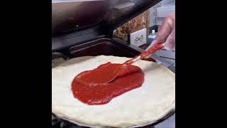 Pizza making #shorts #pizza #italiano #pizzaria #streetfood #food #youtube #youtubeshorts #subscribe