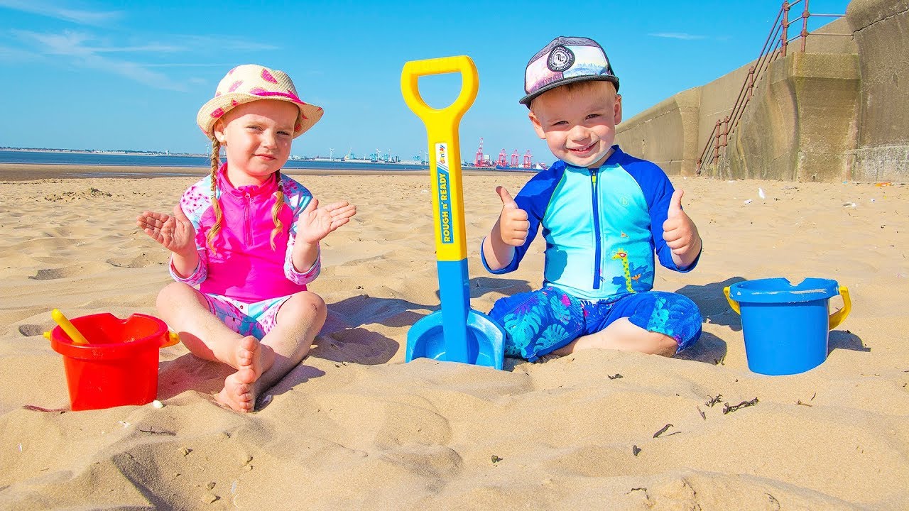 Gaby and Alex had a Fun Day on the Beach! Playing with Sand and other Kids Toys