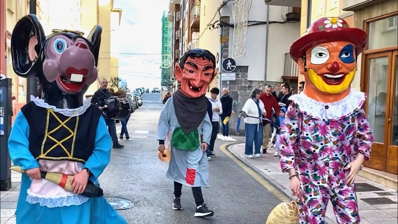 Gigantes y Cabezudos y Concentración de Gigantillas en San Andres 2025 en Castro Urdiales