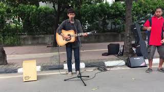 Mantan YANTI pengamen grogol yang cantik Cover akad payung teduh