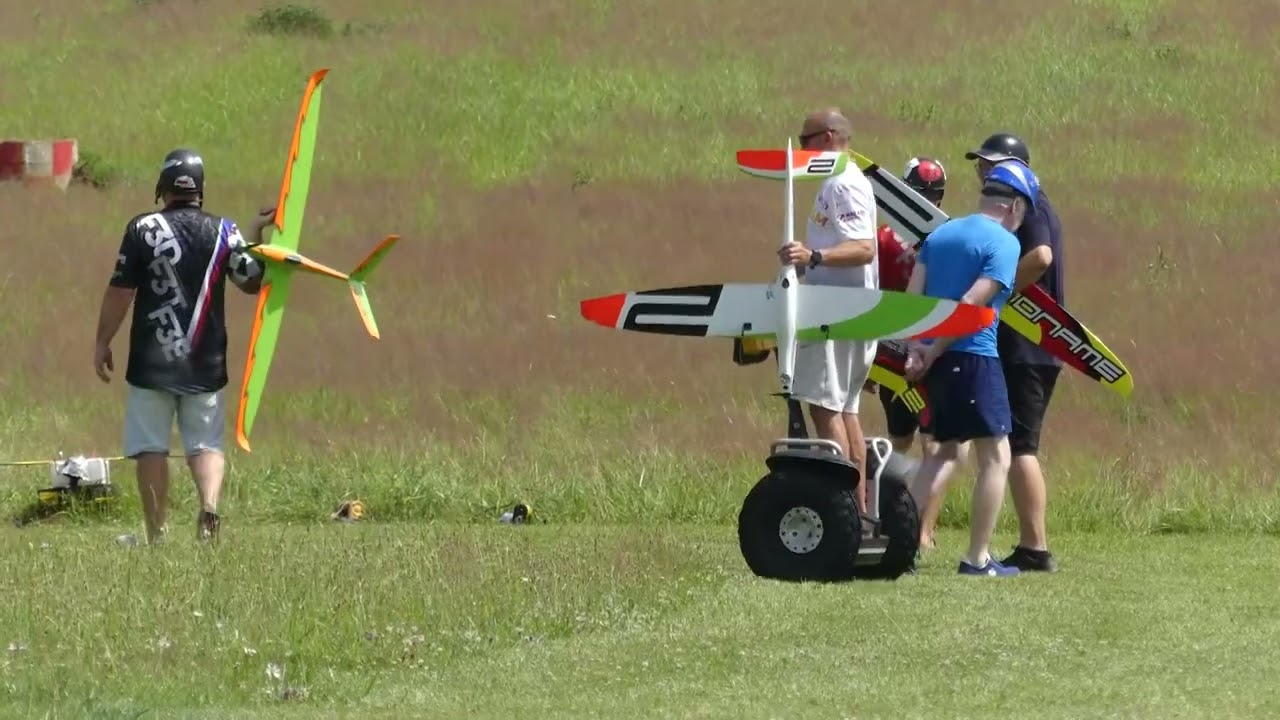 MČR F3D T E na letišti La Pleše 2024