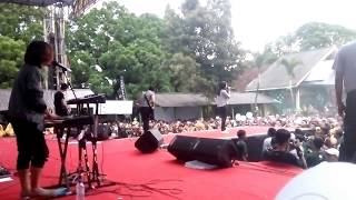 KILLING ME INSIDE ft AIU - LUKA LIVE