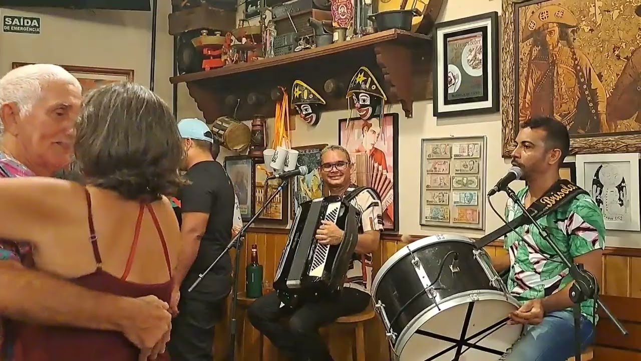 Forró na bodega com participação de Tacio