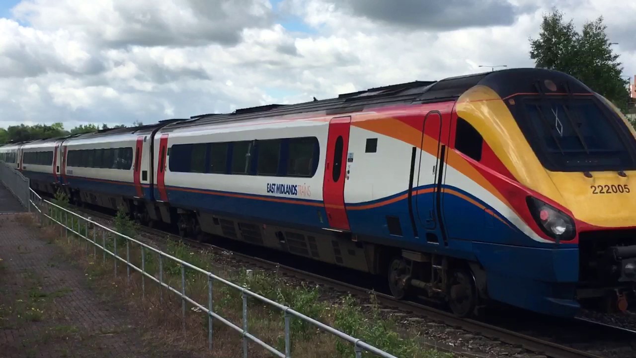 East Midlands Trains 222005 At Chesterfield From Sheffield To London ST ...