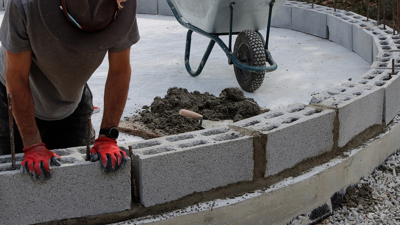 #8 - Starting The Water Tank Blockwork