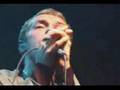 Video thumbnail of "yellow-chris martin and noel gallagher live"