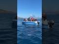 بحار إيطالي يرحب يمهاجرين جزائريين قبالة سواحل سردينيا الإيطالية