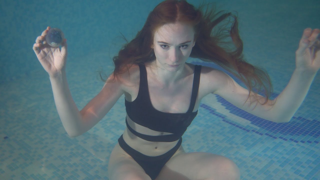 I Filmed Sansa Stark Underwater on Sony a6400