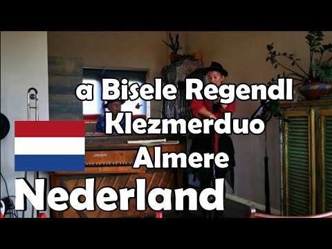 NEDERLAND a Bisele Regendl klezmerduo met het jiddische lied shprayz ikh mir in Almere