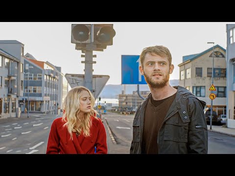 زوجين بيصحوا من النوم بيكتشفو انهم اخر 2 باقيين علي كوكب الارض