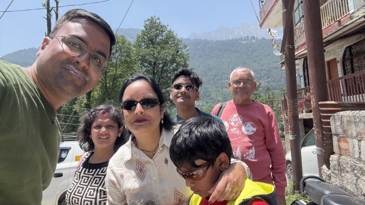 Family Trek to Jogini Waterfall Manali 👨‍👩‍👧‍👦 Bachchon Ki Masti aur Parents Ki Nok-Jhok 😂