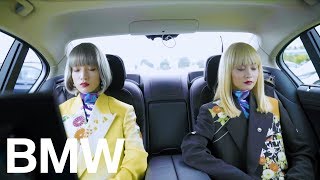 【BMW】マネキン・デュオ「FEMM」 、自動運転レベル4搭載車と近未来パフォーマンス