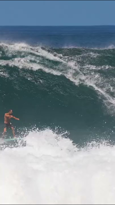 DANGEROUS SURFING ACCIDENT AT PIPELINE! #SHORTS