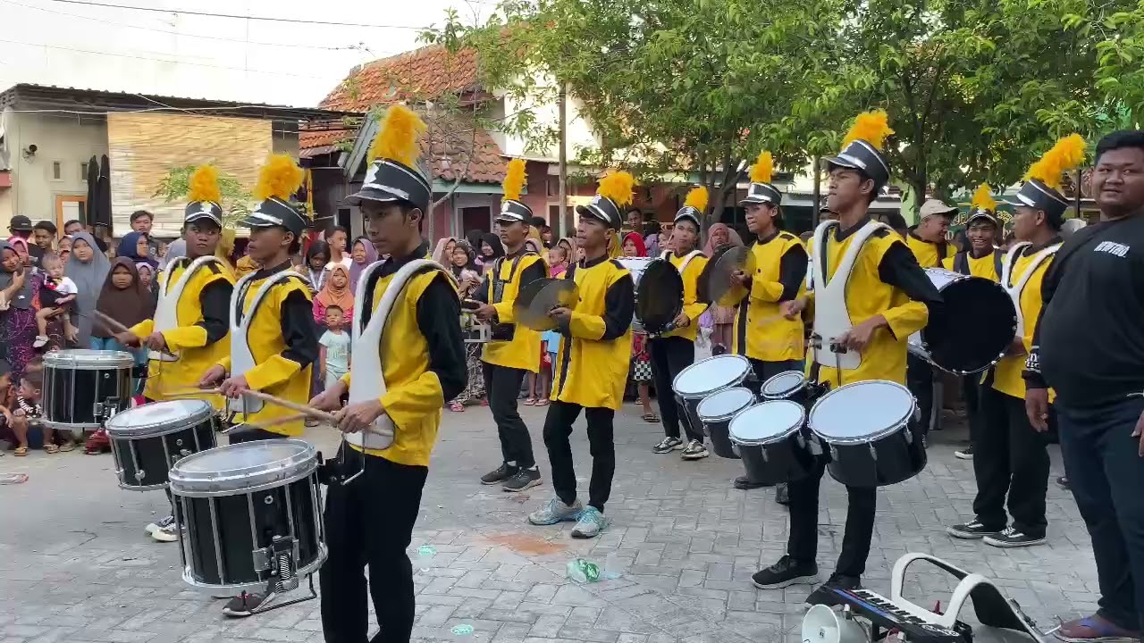 LAGU GALA GALA VERSI DRUMBAND DARUSSALAM LIVE DI TEGAL ARUM