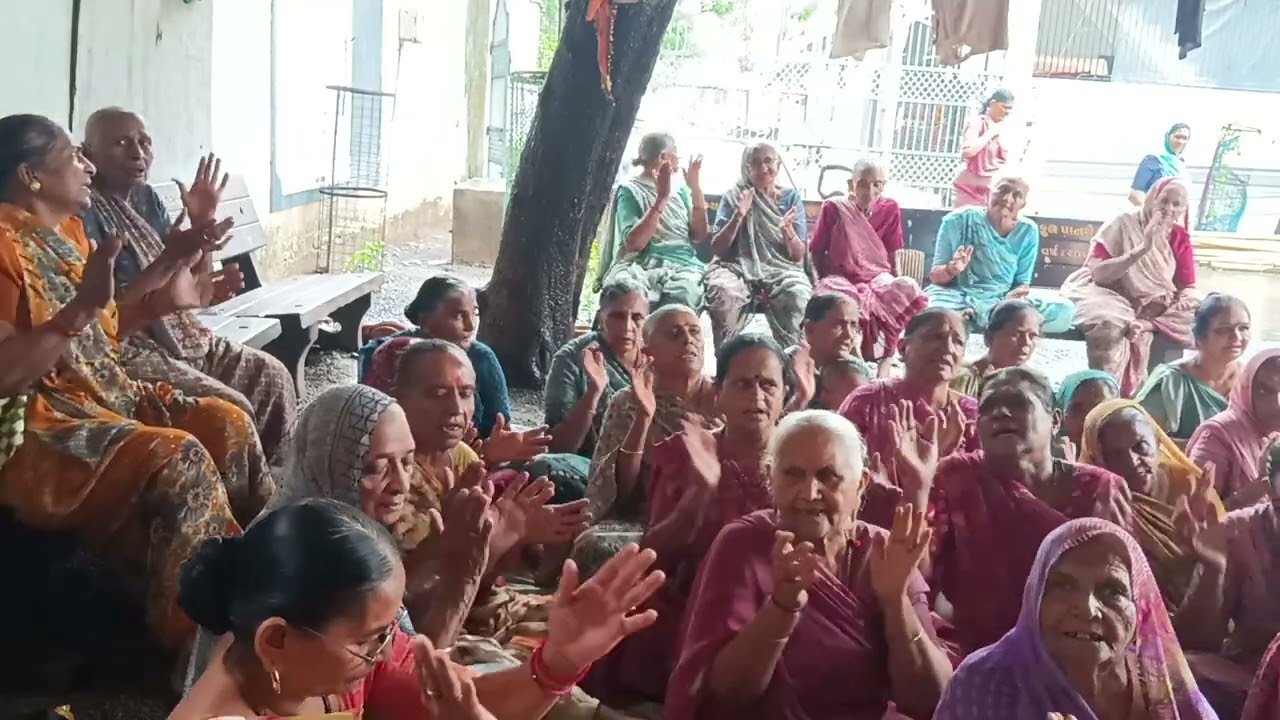 નાના હતા ને મરી ગયા માં ને બાપ જો ભગવતી સત્સંગ મંડળ