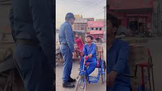 Traffic Police kindness video Traffic Police in full action Traffic Police Lahore action video