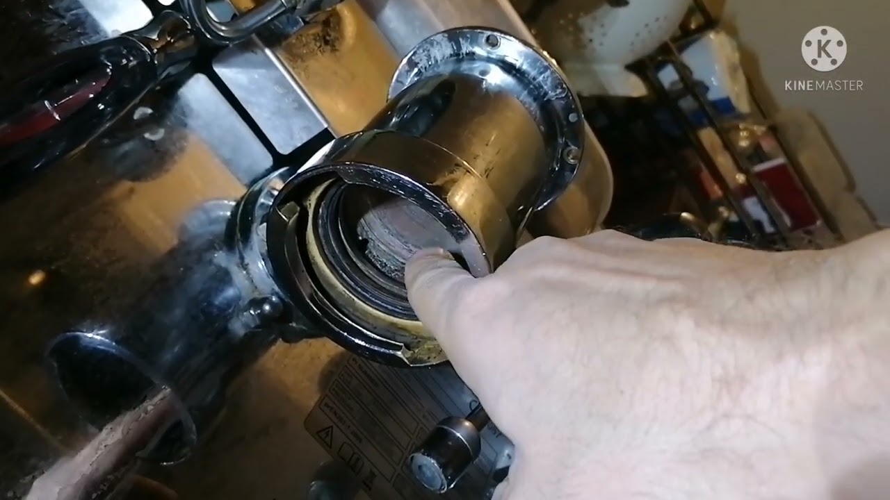 HOW TO:Fracino Retro, Astoria Perla, Lever coffee machine. Group head Sleeve Viton O ring replacent.