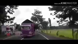 Truk cabe goyang kapten oleng
