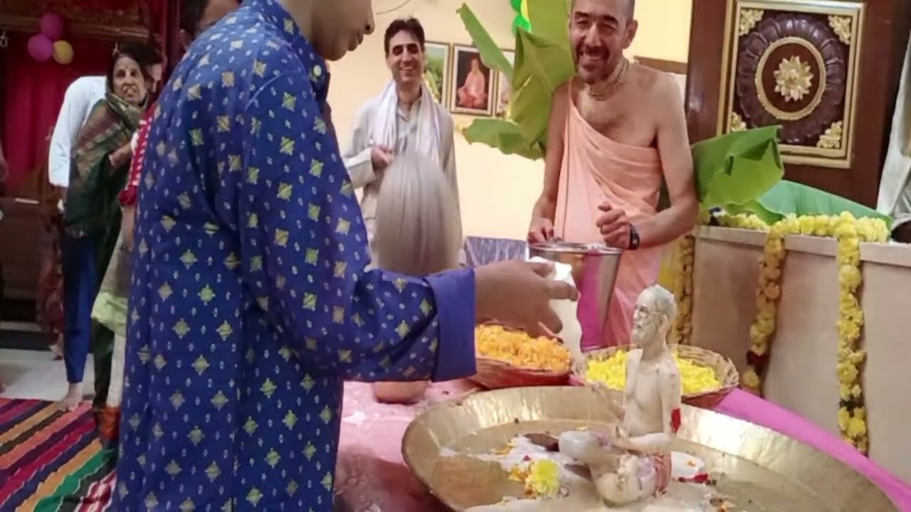 Sri Gurudev Vyasa Puja Mahotsava - Abhishek