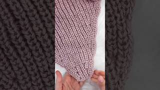 Knit Baktus Scarf