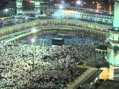 زحام شديد في الساحات الخارجية للحرم قبل الصلاة
