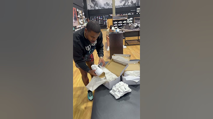 How dudes buy Air Force 1’s 😂