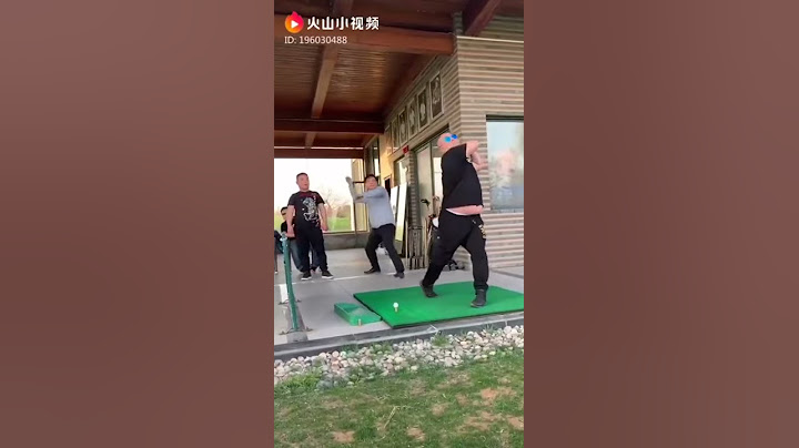 ههههه فيديو مضحك لشخص يلعب جولف..شوف أصدقائه شو عملو