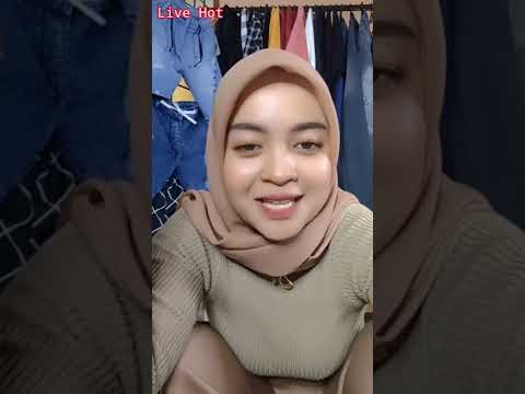 cewek jilbab tembem live tiktok jualan online di kentutin mbaknya || live hot epz.32