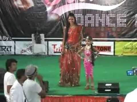 Rimsha amber dance in breathless song judge by Remo sir - YouTube