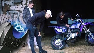 RENDRE FOU UN VENDEUR DE MOTO , ON LE TASE !