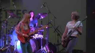 This Ol House by The Crickettes The Secombe Theatre 4th January 2014 chords