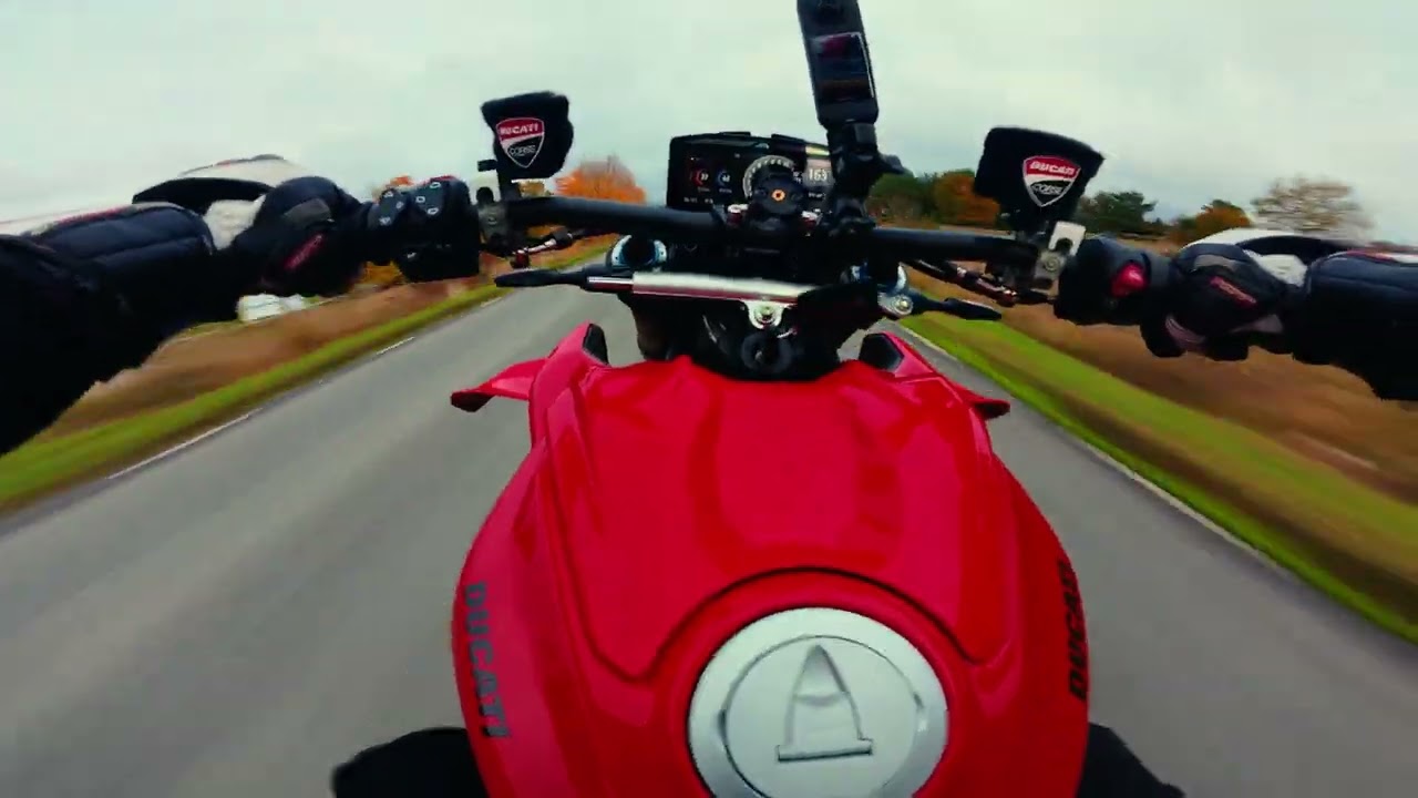 Ducati Streetfighter V4S 2025 – Exhaust Valve Open | Rain Ride Vibes