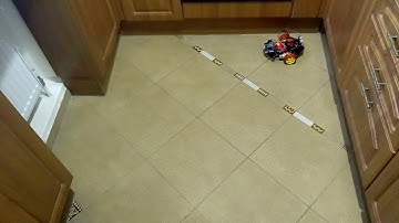 Робот с ультразвуковым датчиком HC-SR04 для огибания препятствий