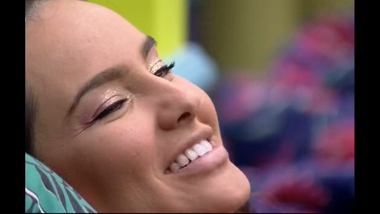 JULIETE MAQUIANDO THAIS