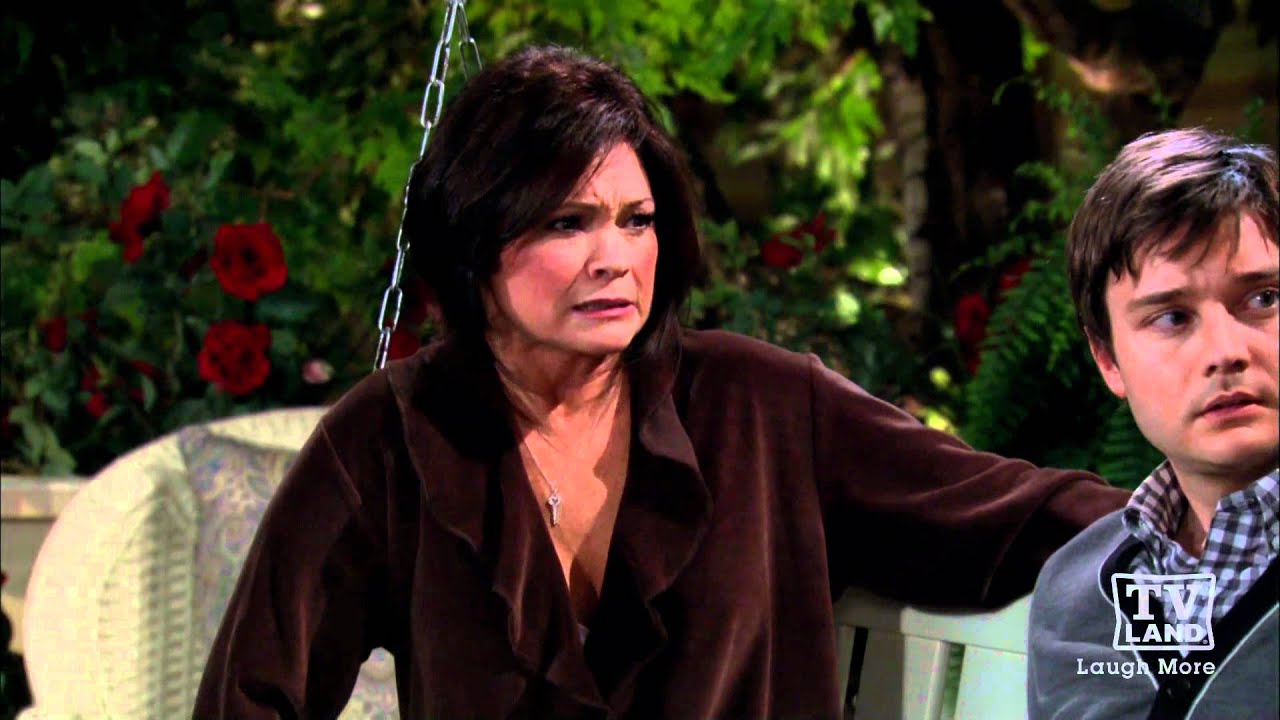 Hot in Cleveland: Betty White & Valerie Bertinelli Talk Funny!