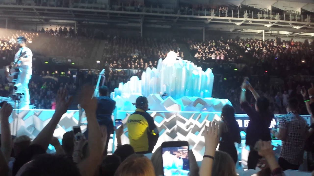 Lady Gaga art rave tour sheffield gypsy encore - YouTube